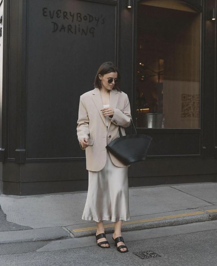 Áo blazer giúp tổng thể trang phục trở nên chỉn chu và chuyên nghiệp hơn