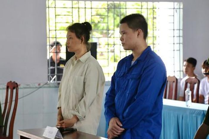 Bị cáo Nguyễn Tấn Đạt và Phạm Thị Kim Thoa