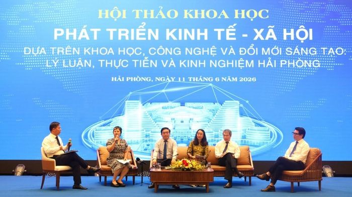 Các đại biểu tham gia Tọa đàm.