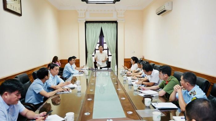 Quang cảnh cuộc họp Ban Tổ chức Hội chợ thương mại Festival Huế 2026