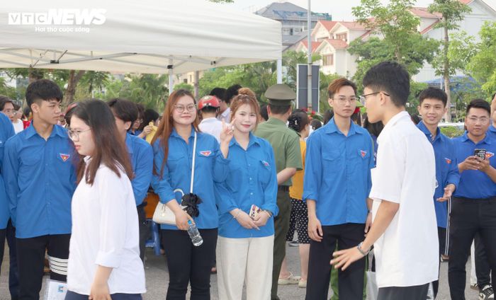 Theo Sở Giáo dục và Đào tạo Hải Phòng, kỳ thì THPT năm 2026, toàn thành phố có 57.158 thí sinh đăng ký dự thi, tăng 2.121 thí sinh so với kỳ thi năm 2025.