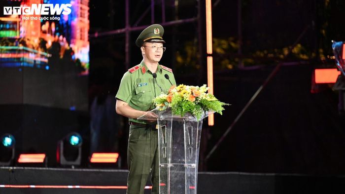 Phát biểu tại lễ khai mạc, Thiếu tướng Phạm Kim Đĩnh, Cục trưởng Cục Công tác chính trị (Bộ Công an) cho biết, điểm nhấn của chuỗi hoạt động là chương trình gala nghệ thuật “Tổ quốc bình yên” diễn ra vào tối 13/6.