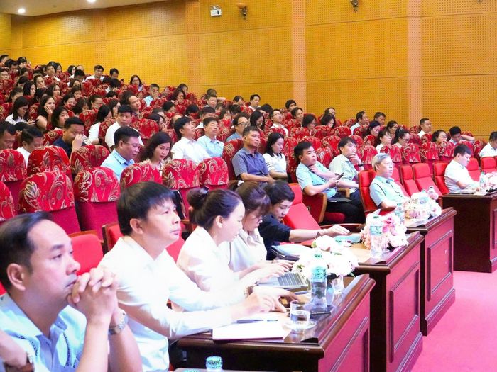 Đại diện các xã, phường tham dự hội nghị. Ảnh: Tùng Lâm