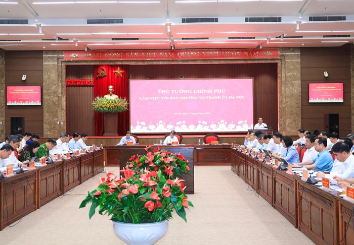 Quang cảnh buổi làm việc. Ảnh: Quang Thái