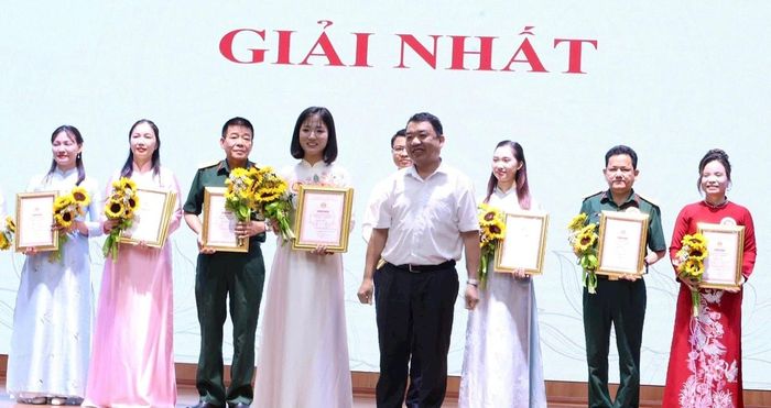 Thí sinh đến từ xã Dân Hòa xuất sắc giành giải Nhất tại hội thi. Ảnh: Lại Tấn