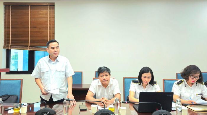 Phó Chi cục trưởng Chi cục Chăn nuôi, Thủy sản và Thú y Hà Nội Ngô Đình Loát phát biểu. Ảnh: Ánh Dương