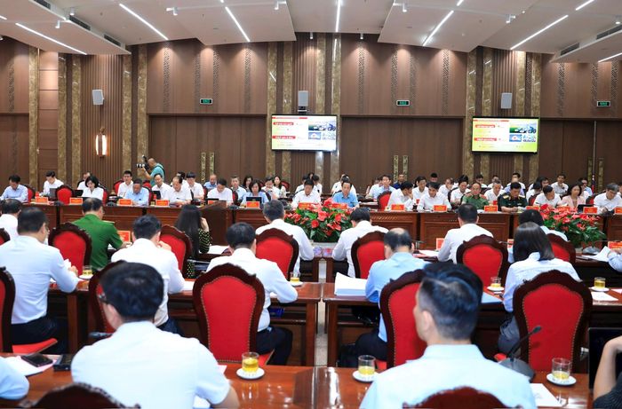 Các đại biểu tham dự buổi làm việc của Thủ tướng Chính phủ Lê Minh Hưng với Ban Thường vụ Thành ủy Hà Nội. Ảnh: Quang Thái