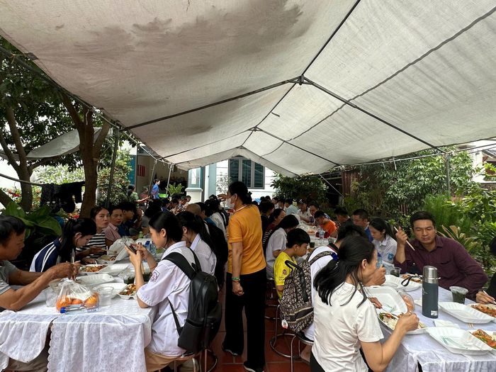 Mô hình "Bữa trưa 0 đồng" đã được xã Trung Giã triển khai định kỳ từ năm 2023 đến nay.Ảnh: Việt Hà