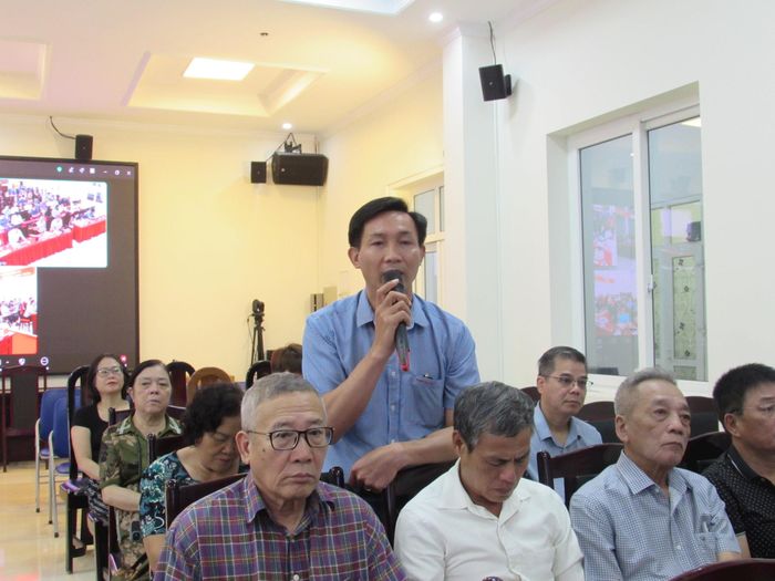 Cử tri Lê Văn Hoàng phát biểu tại hội nghị. Ảnh: PV