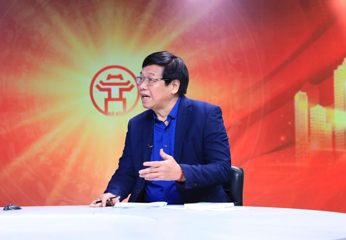 TS Nguyễn Quang, nguyên Giám đốc Chương trình UN-Habitat Việt Nam trao đổi tại Chương trình. Ảnh: Quang Thái