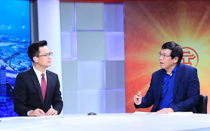 TS Nguyễn Quang, nguyên Giám đốc Chương trình UN-Habitat Việt Nam trao đổi tại Chương trình. Ảnh: Quang Thái