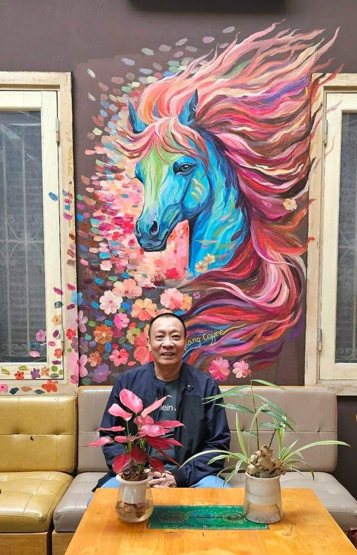 Nhà báo/MC Lại Văn Sâm ở tuổi hưu.