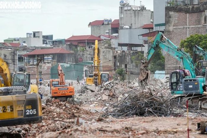 Theo kế hoạch, trong tháng 6, nhà thầu sẽ hoàn thành thảm nhựa asphalt một lớp ở đoạn này và thông xe tạm cho các phương tiện đi lại. Các hạng mục khác như vỉa hè, hệ thống thoát nước sẽ tiếp tục được triển khai.