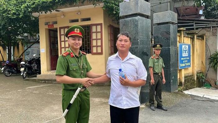 Anh Sùng A Chúng tham dự kỳ thi tốt nghiệp THPT. Ảnh: ĐVCC.