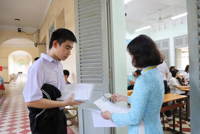 Ghi nhận nhiều trường hợp thí sinh cần hỗ trợ y tế. Ảnh: P.T.