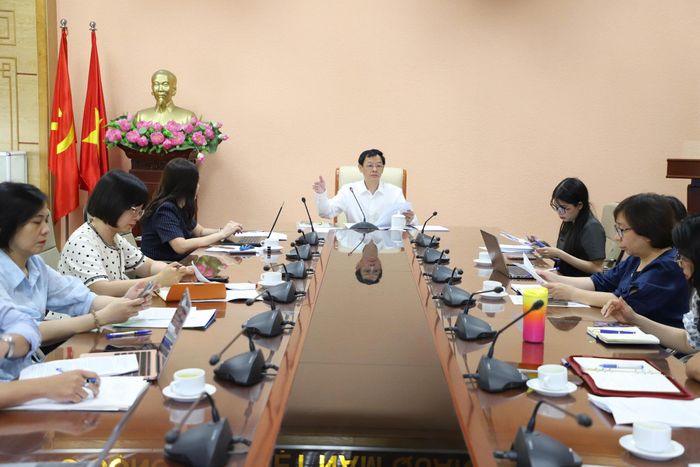 Quang cảnh cuộc họp.
