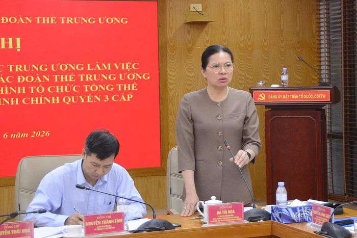 Phó Chủ tịch – Tổng Thư ký UBTƯ MTTQ Việt Nam Hà Thị Nga phát biểu tại Hội nghị.