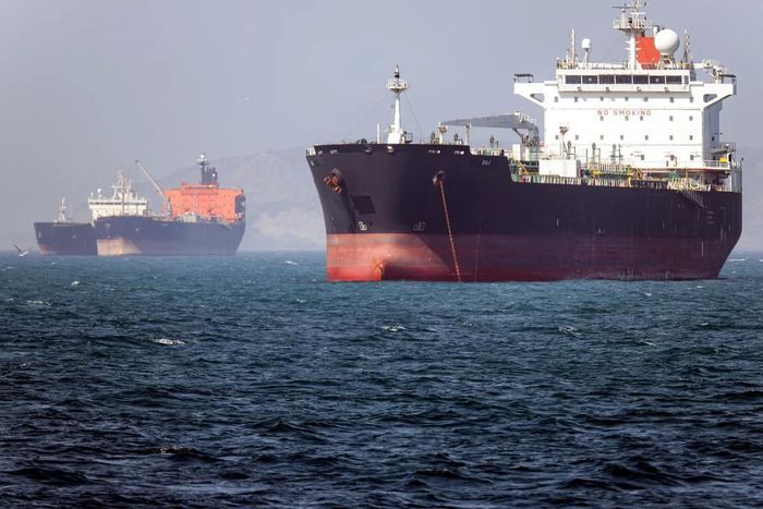  Các tàu chở dầu ngoài khơi eo biển Hormuz. Ảnh: AFP 