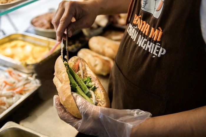 Bánh mì tại một quầy hàng ở Lễ hội Bánh mì lần thứ 4 diễn ra tại TP.HCM, ngày 23/4. Ảnh: Hoài Bảo.