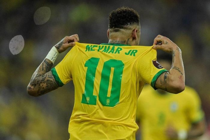 Neymar thường sử dụng tên “Neymar Jr” trên trang phục thi đấu. Ảnh: Brasil Football.
