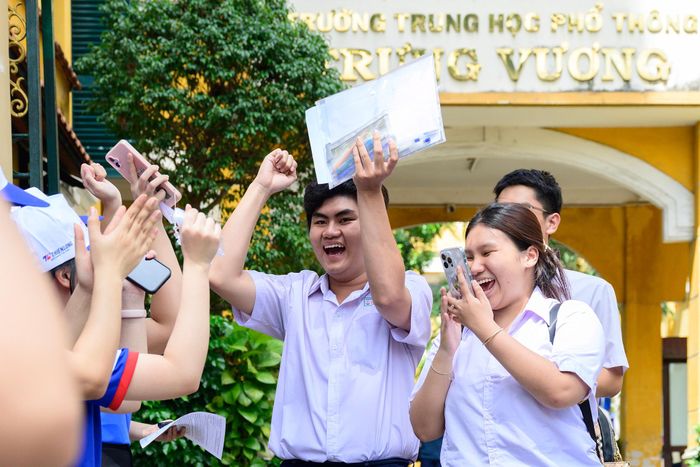 Thí sinh dự thi tốt nghiệp THPT tại TP.HCM. Ảnh: Hoài Bảo.