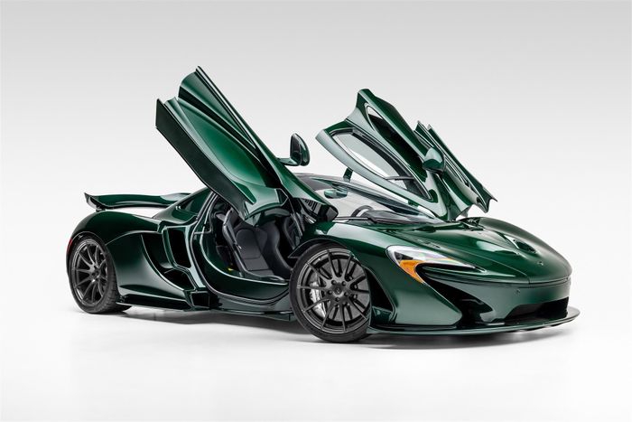  Chiếc McLaren P1 mang số thứ tự thứ 2 đã được bán đấu giá vào năm ngoái với số tiền kỷ lục 1,877 triệu USD. Việc thay thế phụ tùng cho siêu xe này cũng đắt không kém khi bộ pin điện cho hệ thống hybrid lên đến 156.700 USD vào năm 2024. 