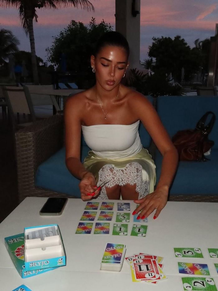  Ashlyn Castro có mặt tại nơi đóng quân của tuyển Anh ở Mỹ để thăm Jude Bellingham trước thềm World Cup 2026. Ảnh: @ashlyncastro/Instagram.