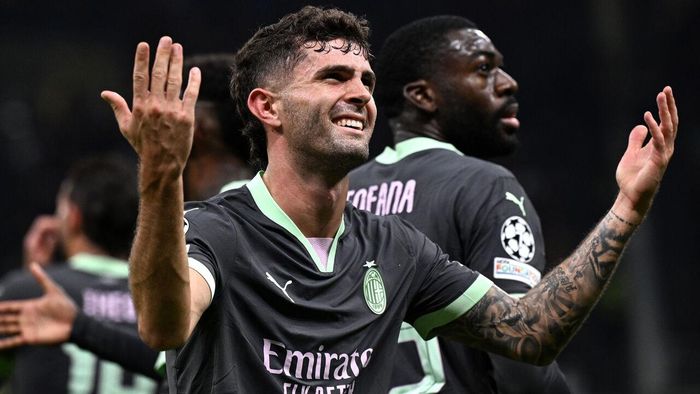 Pulisic từng khoác áo nhiều CLB lớn.