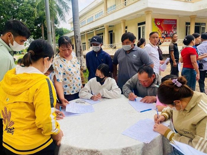 Đông đảo người dân tham gia Ngày hội hiến máu tình nguyện