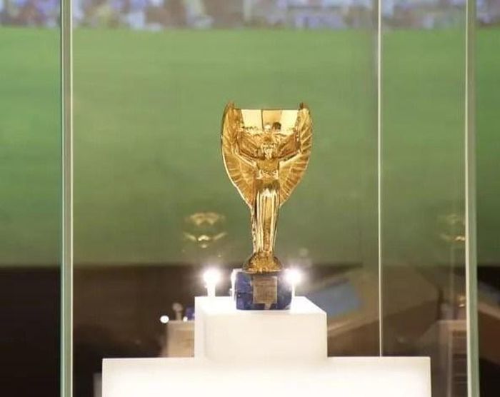 Phần đế còn sót lại của chiếc cúp Jules Rimet huyền thoại