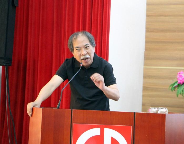 Nhà thơ Nguyễn Quang Thiều, Chủ tịch Hội Nhà văn Việt Nam cho rằng, cuộc thi giúp gợi nhắc những kí ức đẹp đẽ, sâu sắc về tuổi học trò, về thầy cô, bạn bè