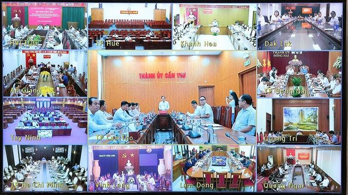 Hội thảo được tổ chức bằng hình thức trực tiếp kết hợp trực tuyến tại điểm cầu các tỉnh ủy, thành ủy trong toàn quốc
