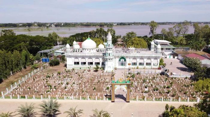 Thánh đường Hồi giáo Jamiul Azhar, xã Châu Phong, tỉnh An Giang - nơi duy trì các lớp học tiếng Chăm miền phí nhiều năm qua