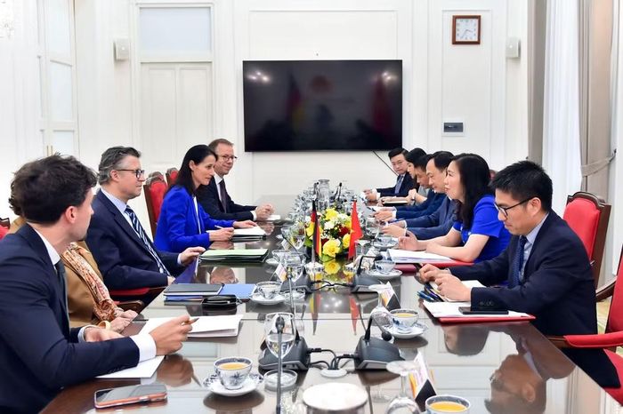 Thứ trưởng Lê Thị Thu Hằng đề nghị Đức tiếp tục tạo điều kiện thuận lợi cho cộng đồng người Việt Nam tại Đức. (Ảnh: MOFA)