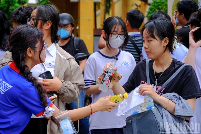 Chương trình Tiếp sức mùa thi 2026 cam kết huy động nguồn lực hỗ trợ thí sinh khó khăn, không để ai bỏ lỡ ước mơ vì kinh tế.
