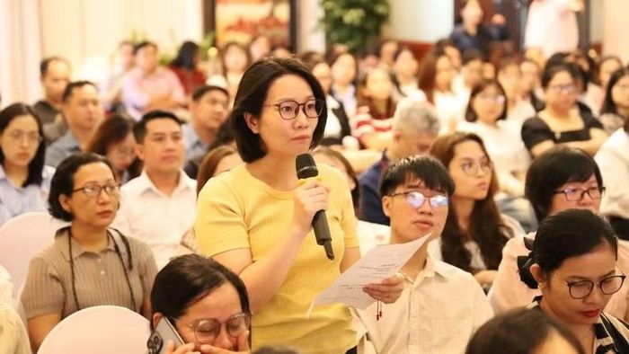 Đại diện doanh nghiệp nêu kiến nghị tại buổi đối thoại.