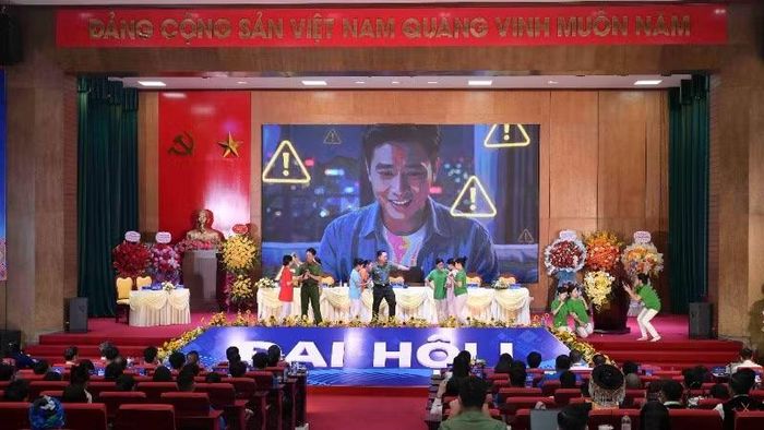 Các đại biểu tham luận tại Đại hội.