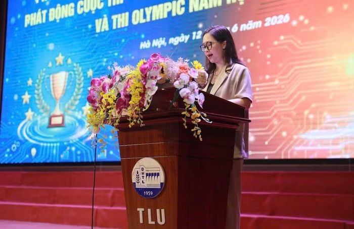  Phó Vụ trưởng Vụ Học sinh, sinh viên (Bộ Giáo dục và Đào tạo) Nguyễn Thị Nhung đánh giá cao kết quả đạt được của nhà trường. 