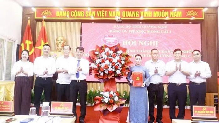 Đảng bộ Khối doanh nghiệp ngoài nhà nước phường Móng Cái 1 ra mắt.