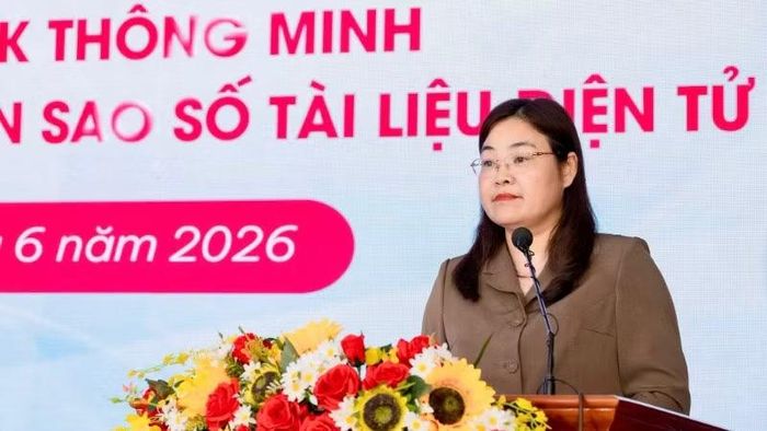 Đồng chí Hà Lan Anh, Phó Chủ tịch Ủy ban nhân dân tỉnh Ninh Bình, phát biểu tại buổi lễ.
