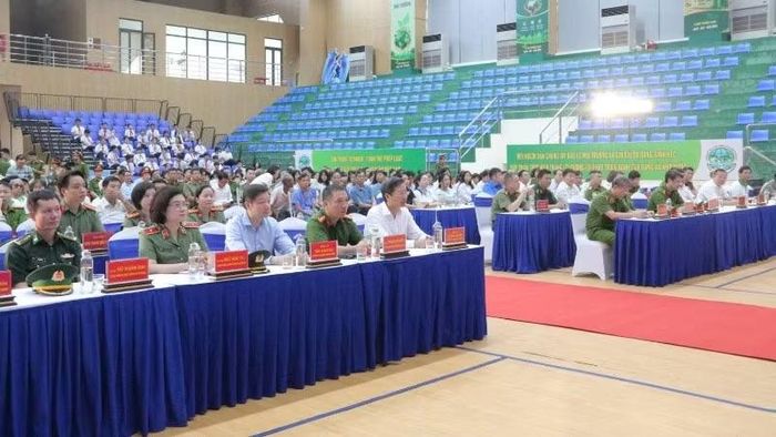 Quang cảnh lễ phát động.