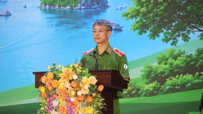 Thiếu tướng Thân Văn Hải, Cục trưởng Cục Cảnh sát phòng, chống tội phạm về môi trường phát biểu tại lễ phát động.