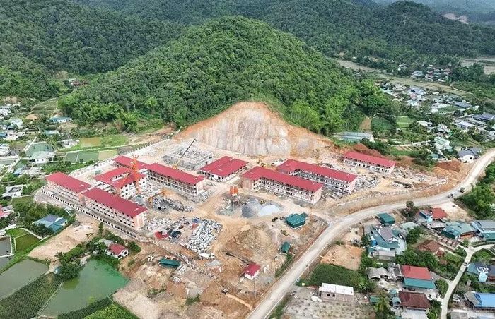 Trường nội trú liên cấp Thanh Nưa hiện được tỉnh Điện Biên đánh giá là công trình có tiến độ thi công vượt trội, đáp ứng yêu cầu kế hoạch.