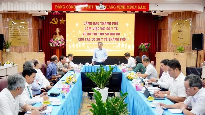 Đồng chí Nguyễn Phước Lộc, Phó Bí thư Thành ủy Thành phố Hồ Chí Minh, Chủ tịch Ủy ban Mặt trận Tổ quốc Việt Nam Thành phố chỉ đạo tại buổi làm việc.