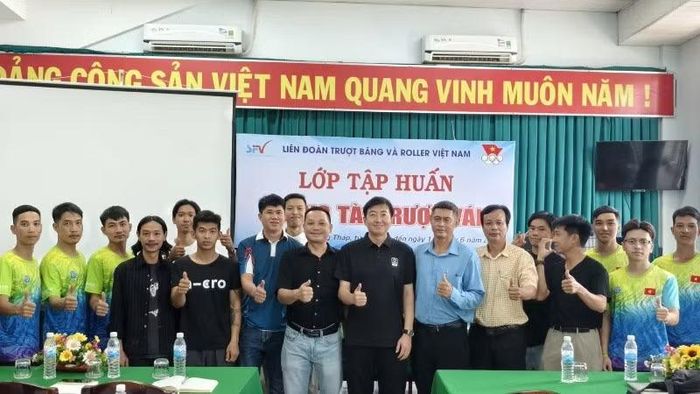 Các học viên dự lớp tập huấn.