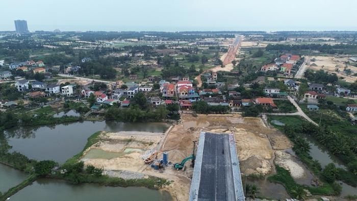 Đến nay vẫn còn 12 hộ dân tại phường Đồng Hới chưa đồng thuận với phương án bồi thường, hỗ trợ, tái định cư của dự án cầu Nhật Lệ 3.