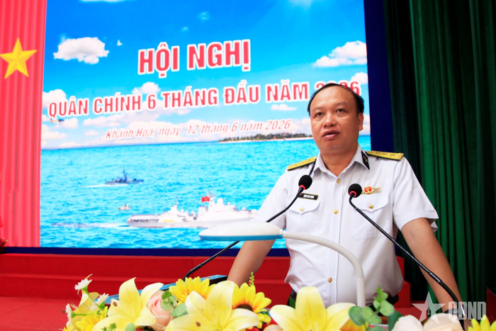 Thượng tá Trần Văn Vương kết luận hội nghị. 