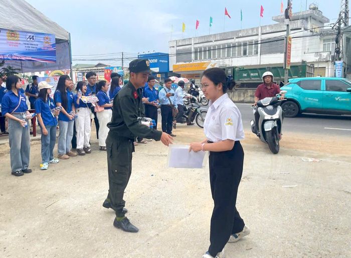 Tiếp sức mùa thi tại Quảng Ngãi.