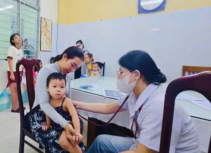 Khám định kỳ miễn phí cho trẻ em dưới 6 tuổi tại P. An Hải
