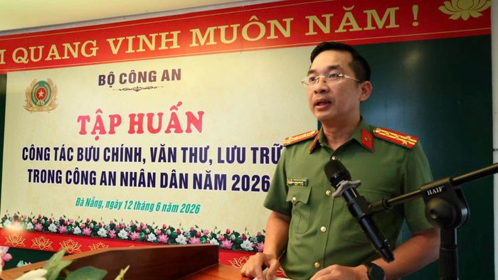 Đại tá Nguyễn Đại Đồng- Phó Giám đốc Công an thành phố Đà Nẵng phát biểu tại lớp tập huấn